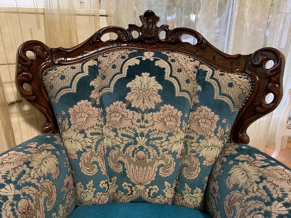Barokna fotelja u duborezu